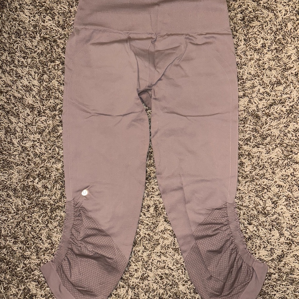 Lululemon mauve leggings - Picture 2 of 3